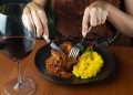 L'assessore regionale Debora Massari ha partecipato alla premiazione dei ristoranti vincitori di TheFork Awards 2026. In foto un piatto di risotto alla milanese con ossobuco