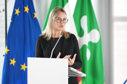 L’assessore regionale all’Istruzione, Formazione e Lavoro Simona Tironi interviene all'apertura dei lavori della settimana europea per la salute e la sicurezza sul lavoro