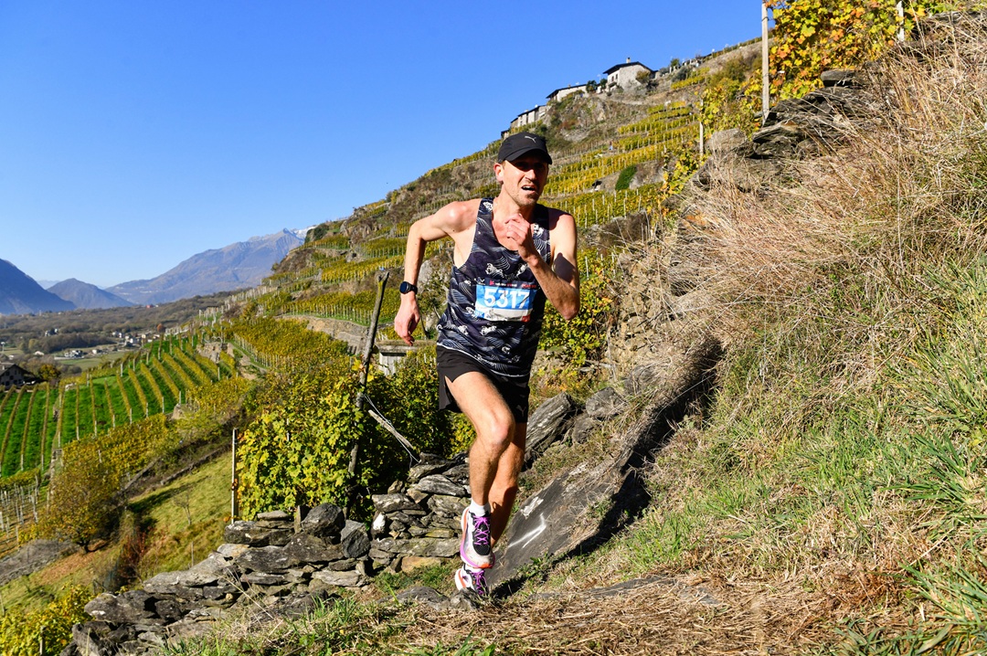 In foto uno scatto dell'edizione 2025 della Valtellina Wine Trail, manifestazione che ha ricevuto il sostegno di Regione Lombardia attraverso il bando Grandi eventi dello sport