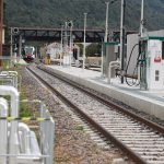 Visita del presidente Fontana e assessore Lucente all'impianto produzione e distribuzione di idrogeno a Edolo. Nella foto, l'impianto e in secondo piano un treno