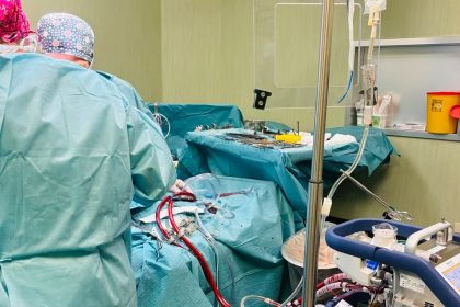 Equipe medica al lavoro per il prelievo da donatore a cuore fermo all'ospedale di Gallarate