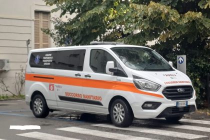 Un mezzo per trasporto organi. Immagine utilizzata per pezzo prelievo organi da donatore a cuore fermo all'ospedale di Gallarate