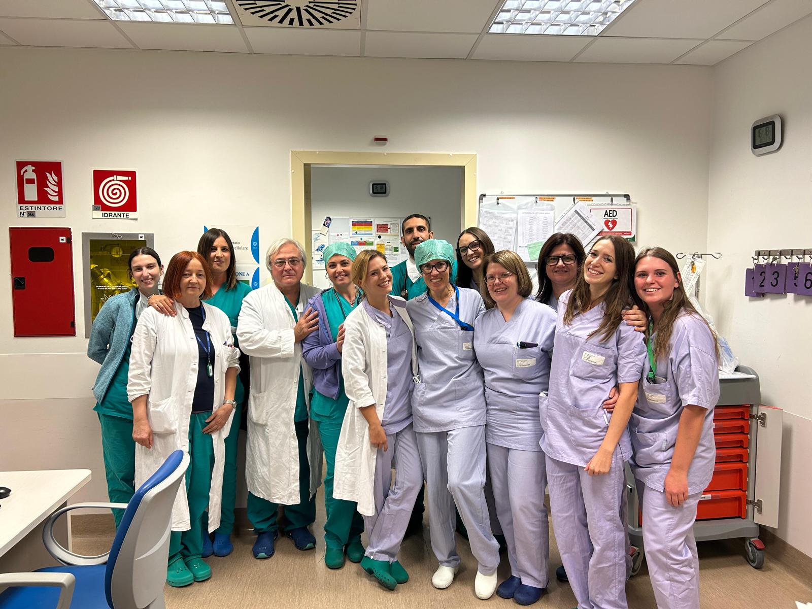 Il team di medici e infermieri degli Spedali civili di Brescia dove il 30 settembre sono nati 21 bambini.