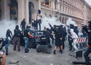Il presidente di Regione Lombardia, Attilio Fontana, condanna gli scontri di Milano ed esprime solidarietà alle Forze dell'ordine (foto Ansa)